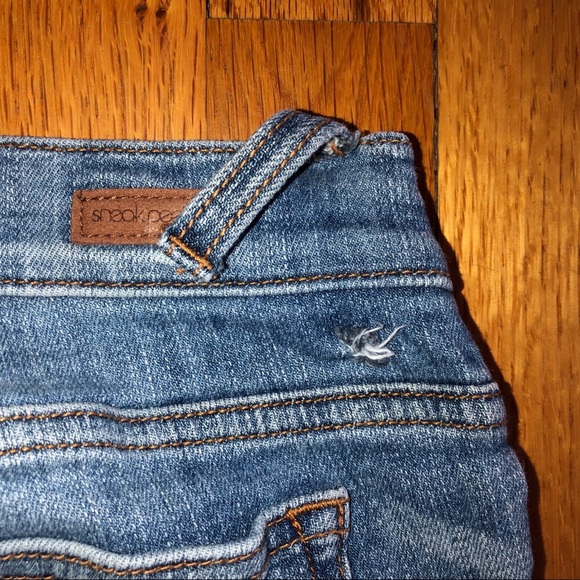 Sneak Peek Ripped Skinny Jeans - Picture 4 of 4